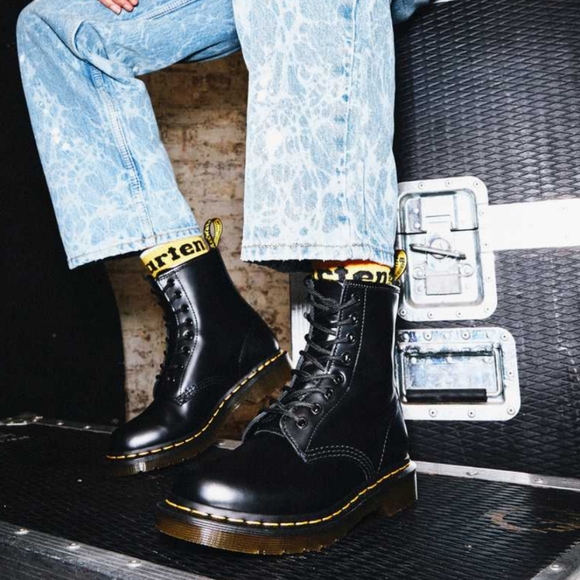 Dr. Martens Shoes - Dr Martens 1460 Smooth Leather Lace Up boots